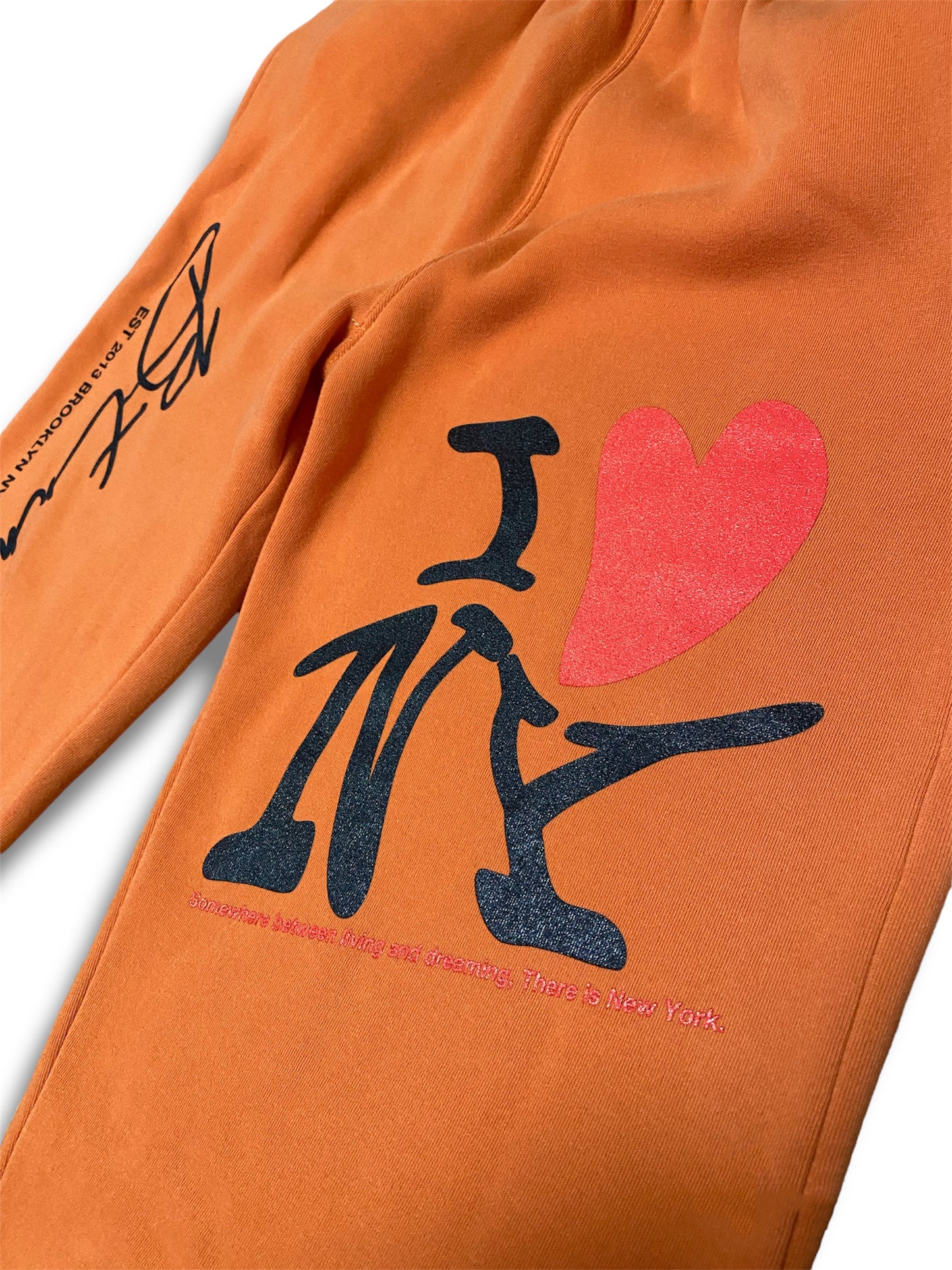 FALLING LOVE NY SWEATPANTS